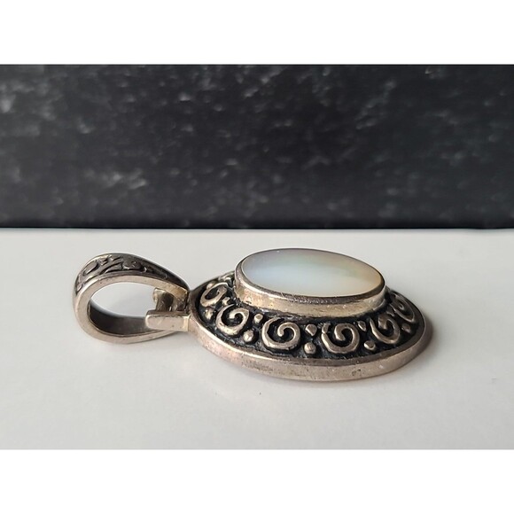 925 Sterling Silver MOP Oval Shaped Pendant Vintage - Picture 2 of 10